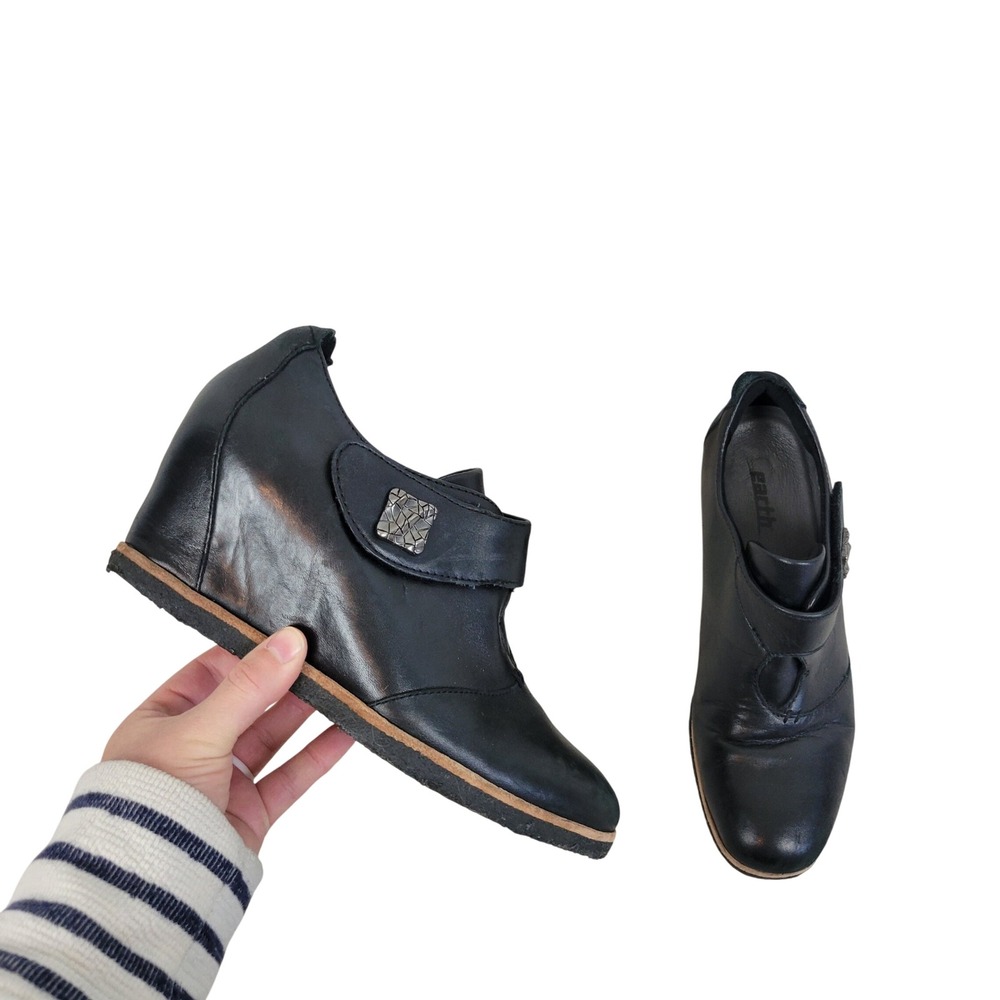 Earth Zanza Wedge Ankle Booties Black Leather Size 8B